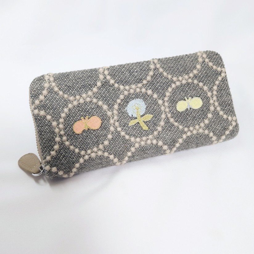 【受注製作】刺繍３つ・タンバリン ネイビー×ホワイト 本革長財布 ミナペルホネン