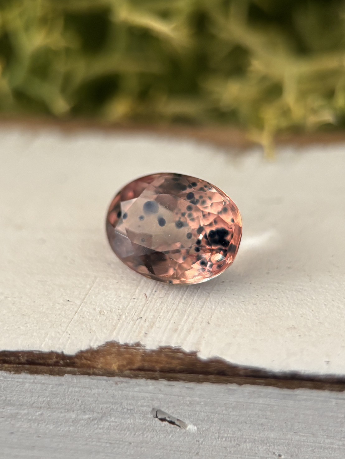 ソンゲアサファイア 04 ファセットカット バイカラー ファンシーカラーサファイア 天然石