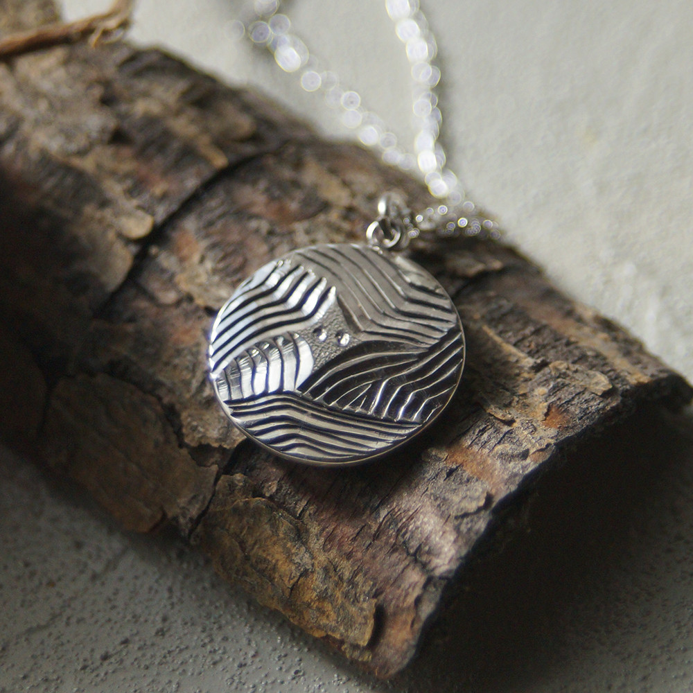 風の中のあいつ シルバーネックレス