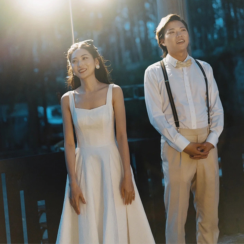 高級感 白 黒 ノースリーブ パーティードレス シンプル 韓国風 花嫁 演奏会 誕生日 前撮り HL846