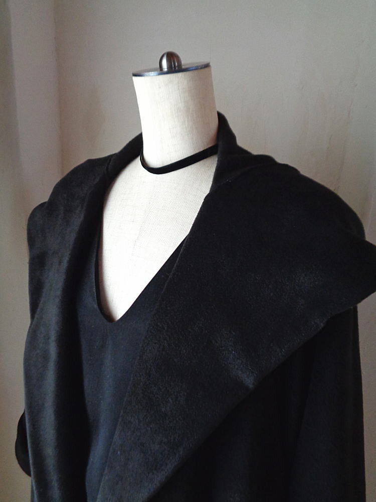 ラス１ 魔法使い♥超軽量 ビッグフード ローブコート♥漆黒♥アンチピリング加工 ふんわり上質フリース