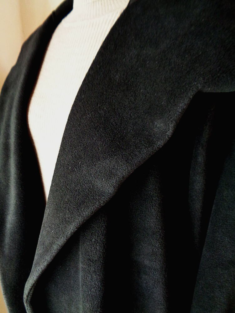 ラス１ 魔法使い♥超軽量 ビッグフード ローブコート♥漆黒♥アンチピリング加工 ふんわり上質フリース