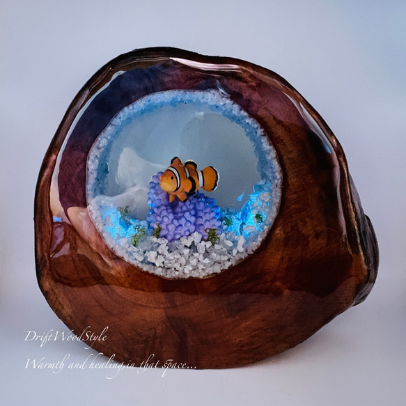 海の世界を閉じ込めた流木アート カクレクマノミ 水中ジオラマ 流木 レジン テラリウム アクアリウム インテリア N13 2枚目の画像