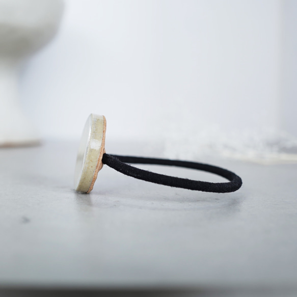 TH-101 復古珍珠美諾瓷器瓷磚髮圈 [皮革飾面背面] 第4張的照片