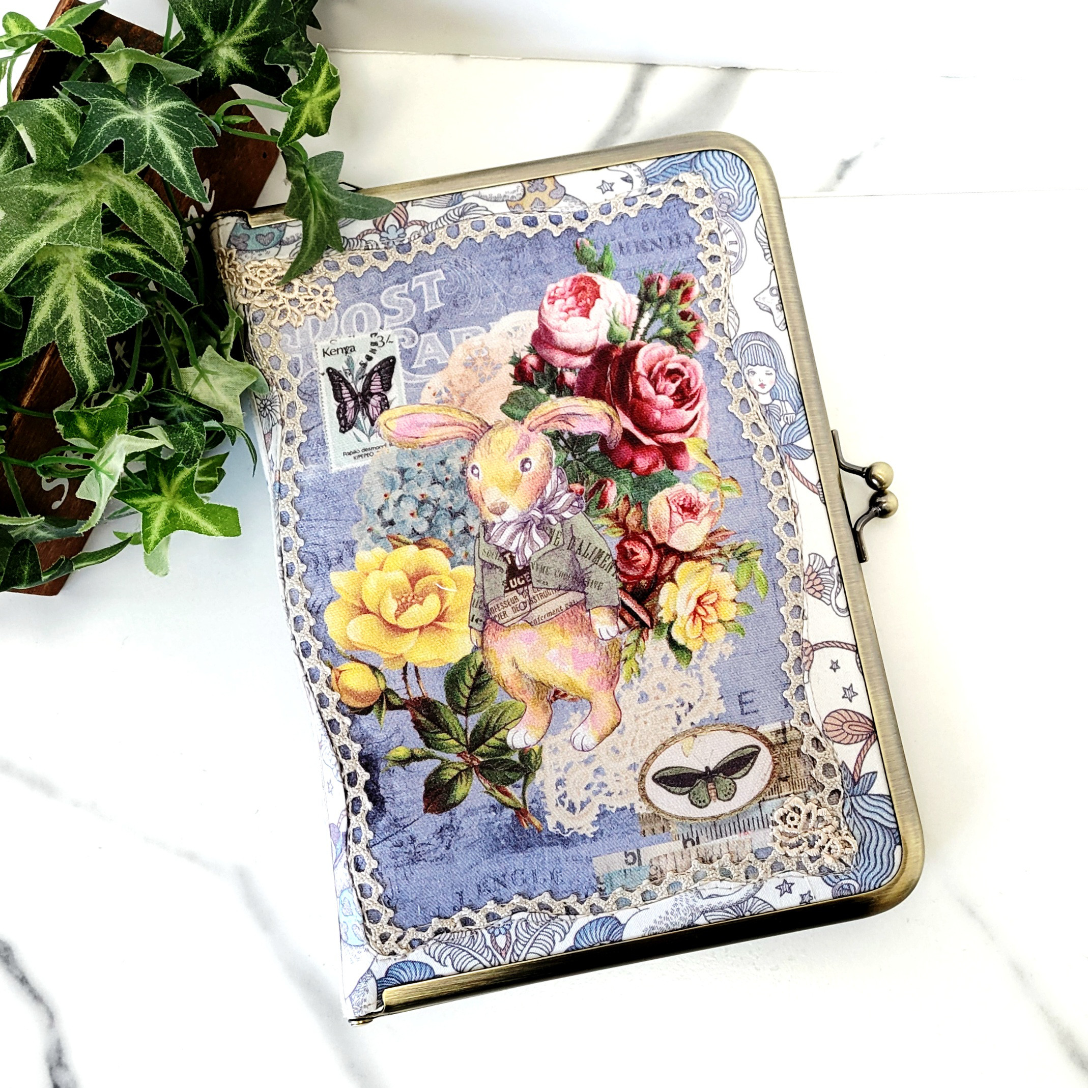 型抜き装飾・B６サイズの がま口手帳カバー(ジョリーフルール)