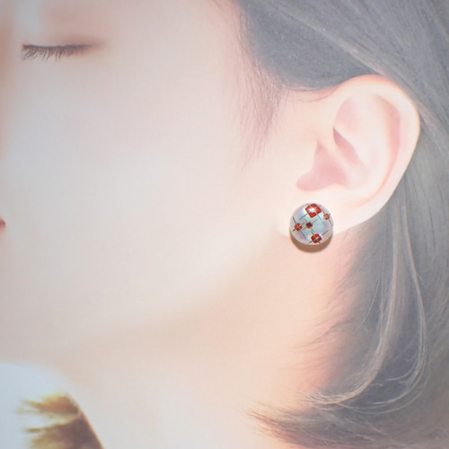 蒔絵ピアス ”赤星” / 淡水真珠、K18 ピアス（スタッド・一粒） 松林