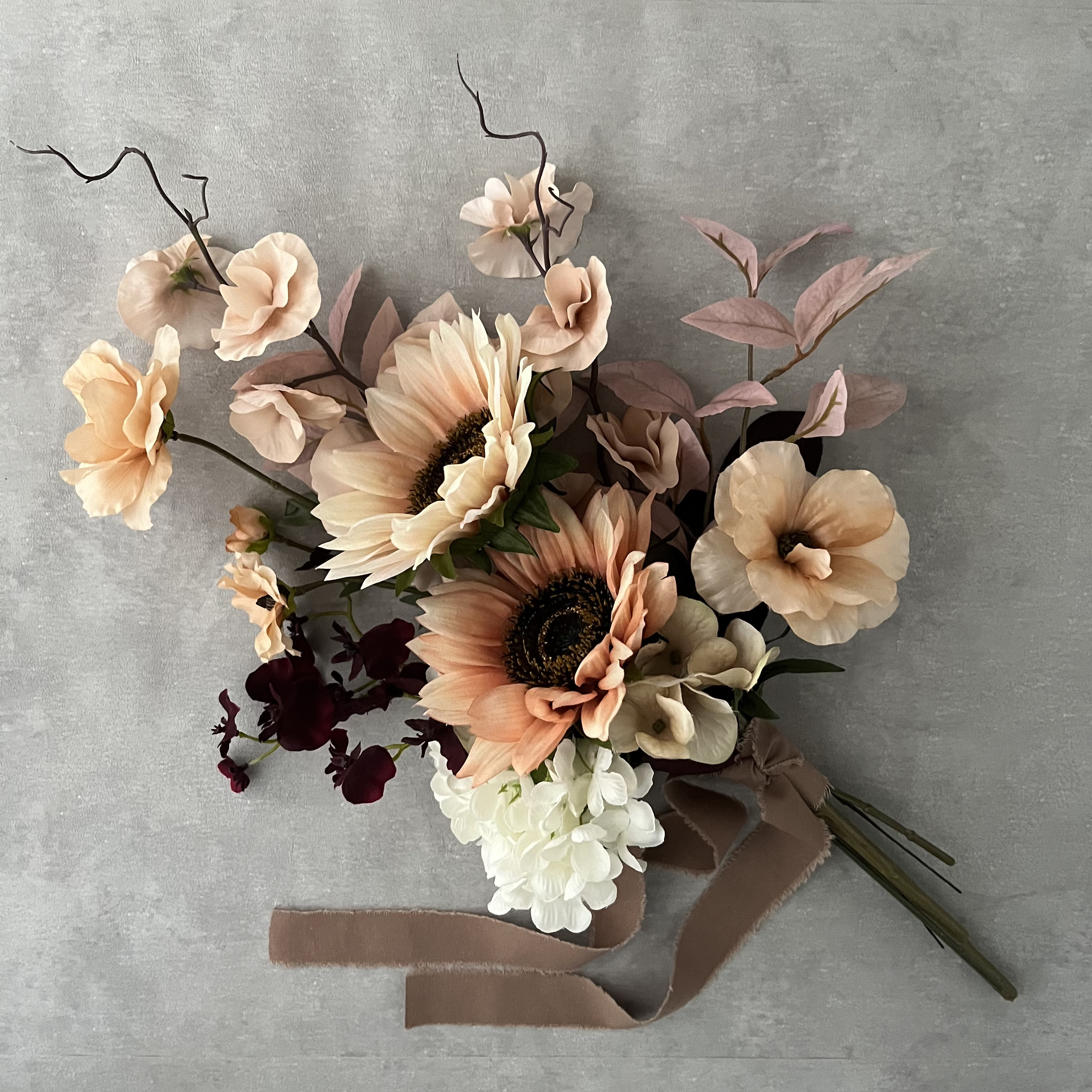 ひまわりと紫陽花のシンプルブーケ