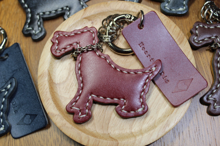 Ｈｅａｒｔ＆Ｄｉａ　手縫い　カラビナキーリングドック　ブライドルレザー（レッド）