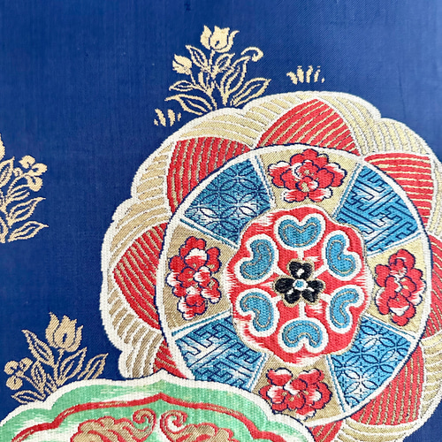 帯のタペストリー ヴィンテージ 青に咲く花 テーブルランナー使用可 和