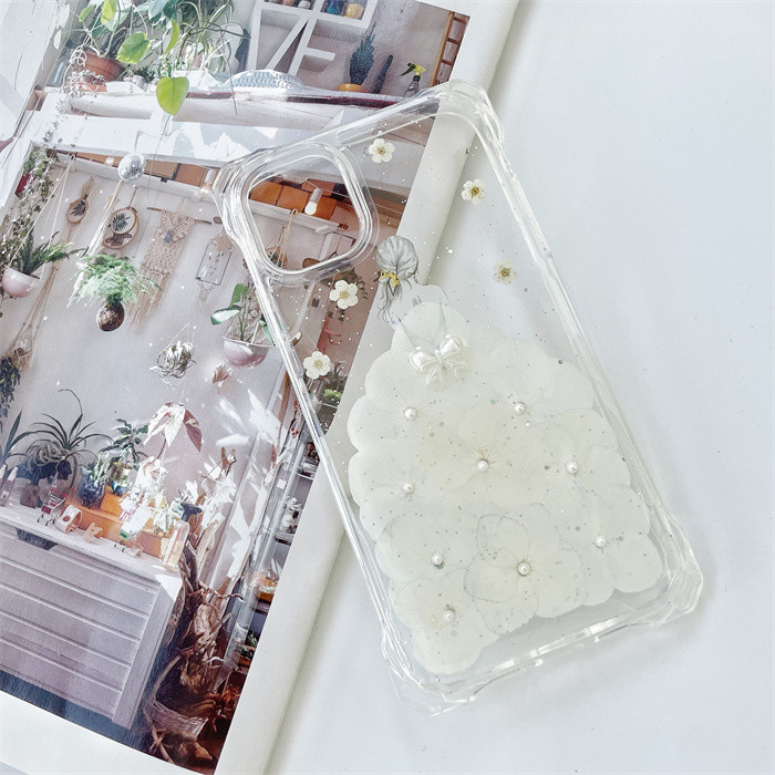 四隅にショルダーホール付き、紫陽花（あじさい）押し花スマホケース、iPhone全機種対応、手帳型、iPhone17