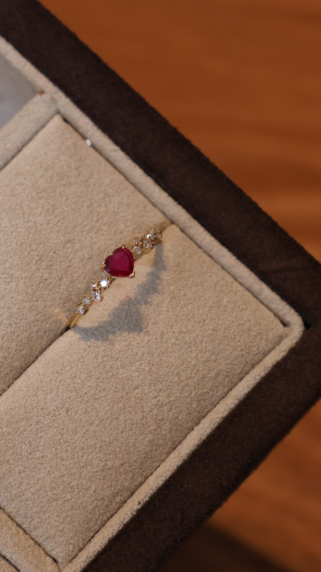 天然ダイヤモンド付きルビーリングk18 5401