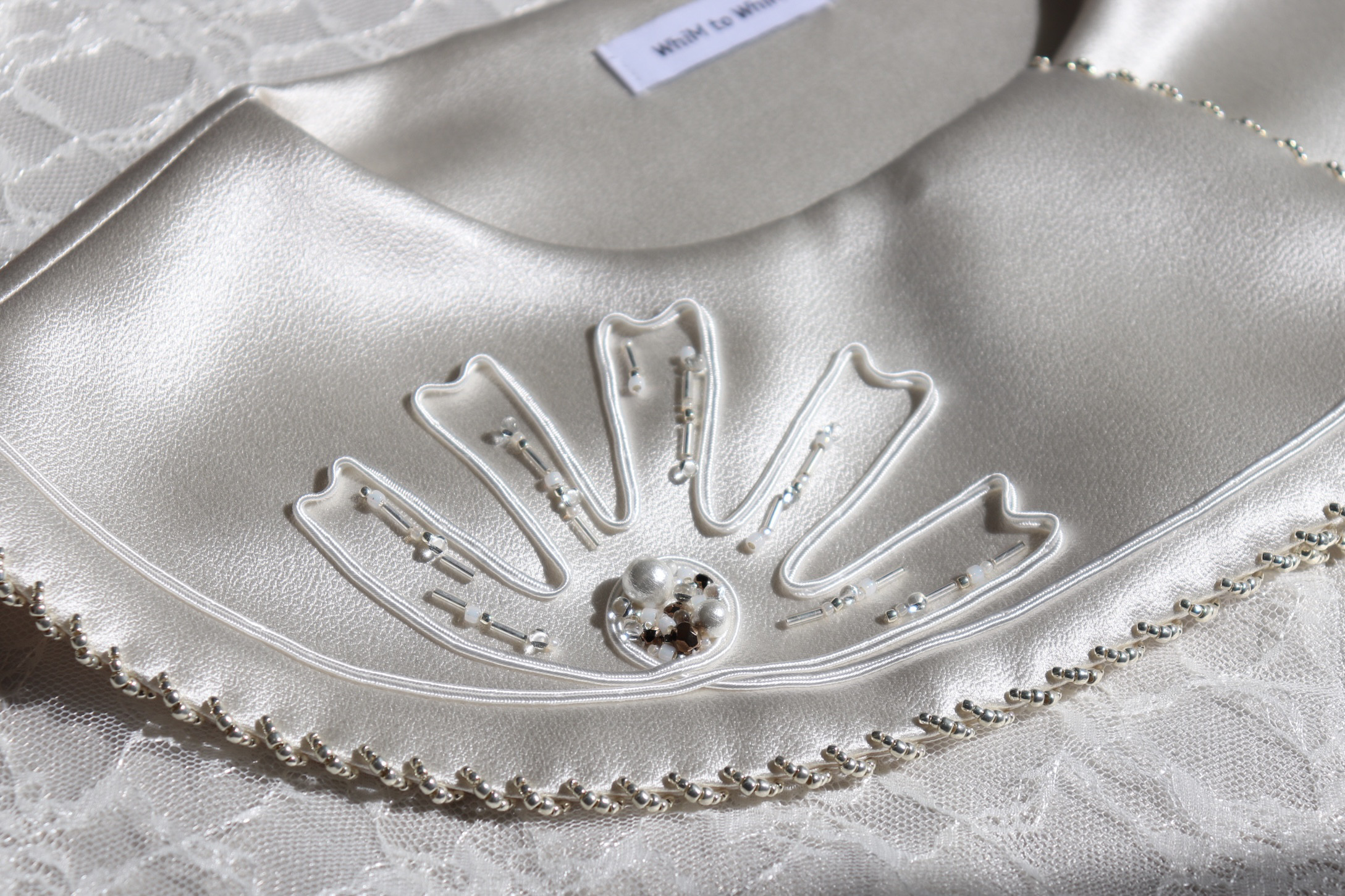 白秋桜の付け衿