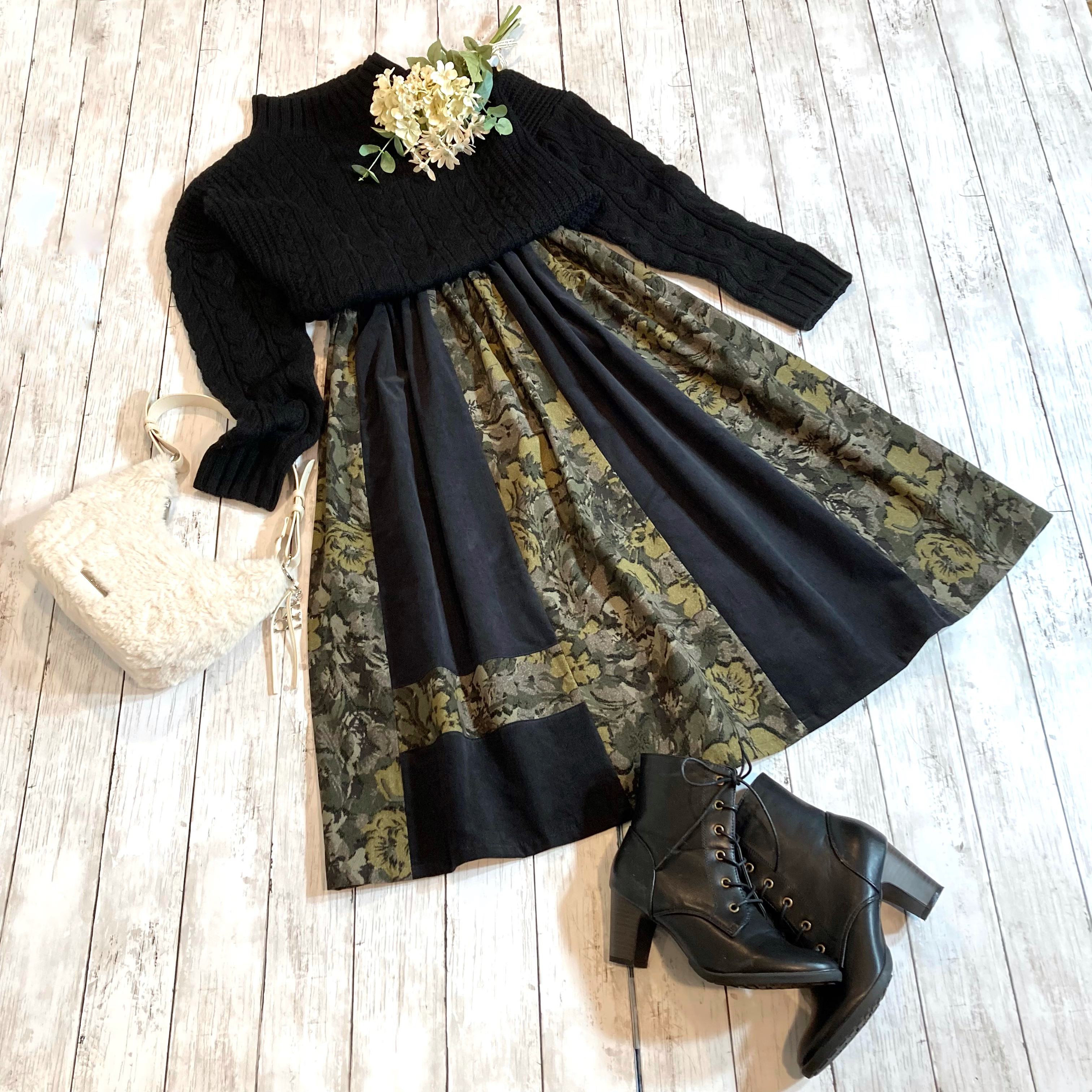 Hokkohカーキ系ボタニカル柄＆ブラックコーデュロイのパッチワークスカートby彩苺[Ｍ2553]