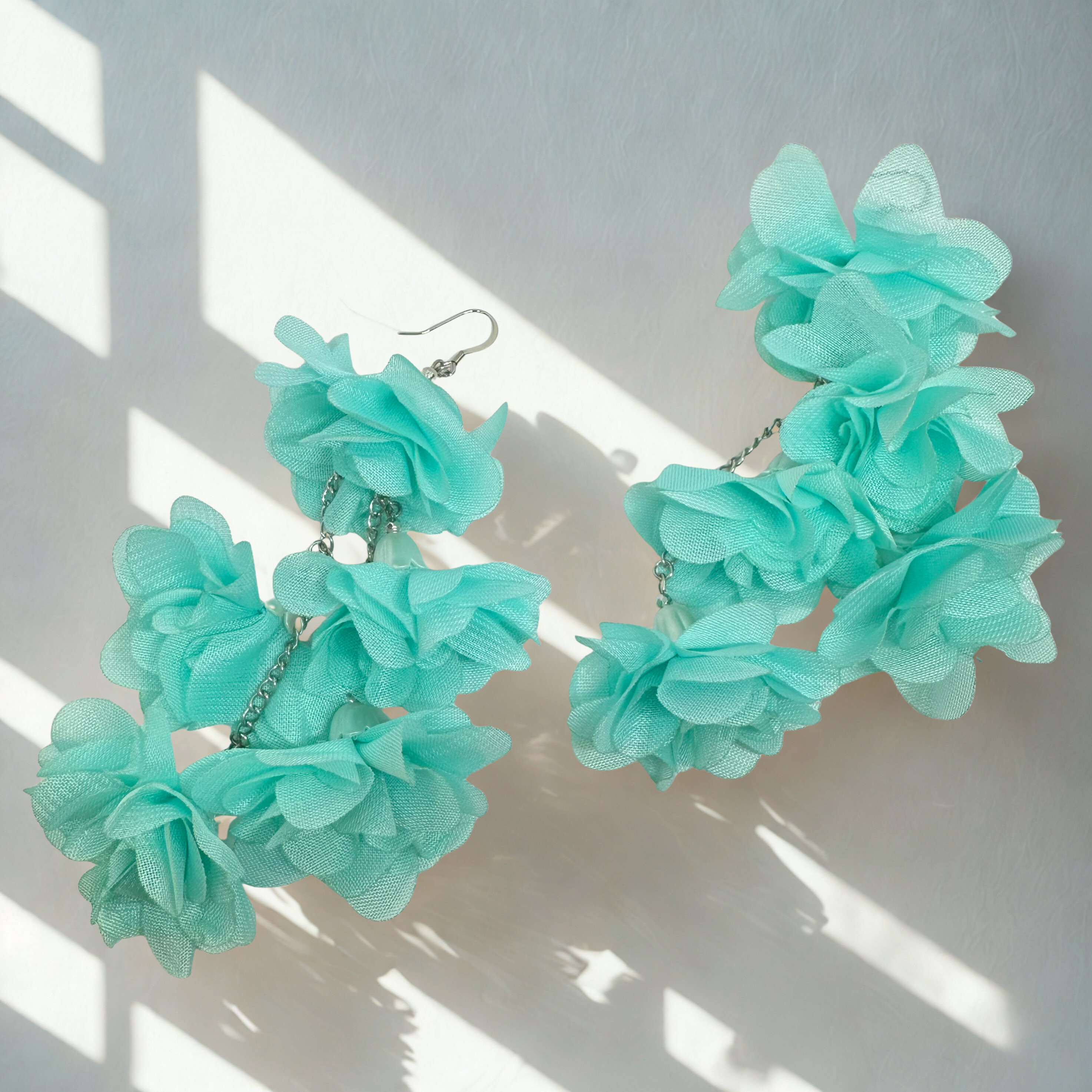 ダンスアラウンド・フラワーピアス／イヤリング(ミントグリーン)