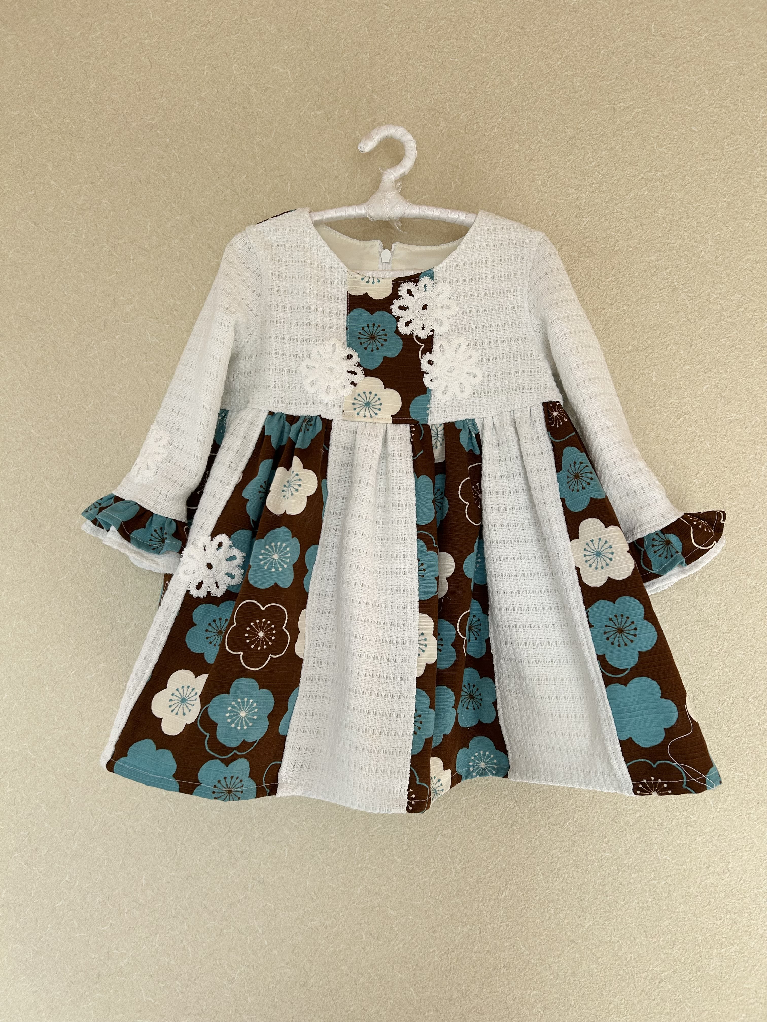 子供服　女の子ワンピース　白と和柄　size100