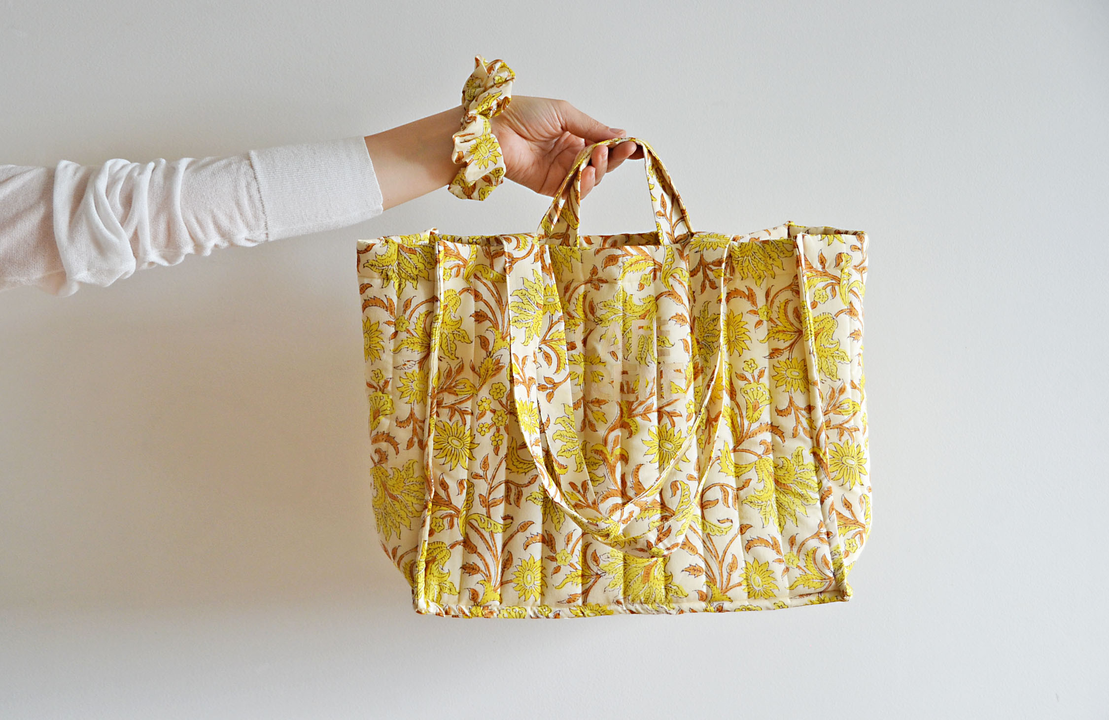 新作！2点限定！キルティングトートバッグ　ハンドブロックプリント　シュシュ付き♪ citronné（シトロネ）インド綿