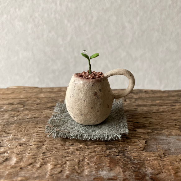 9937.bud 粘土の鉢植え マグカップ 1枚目の画像