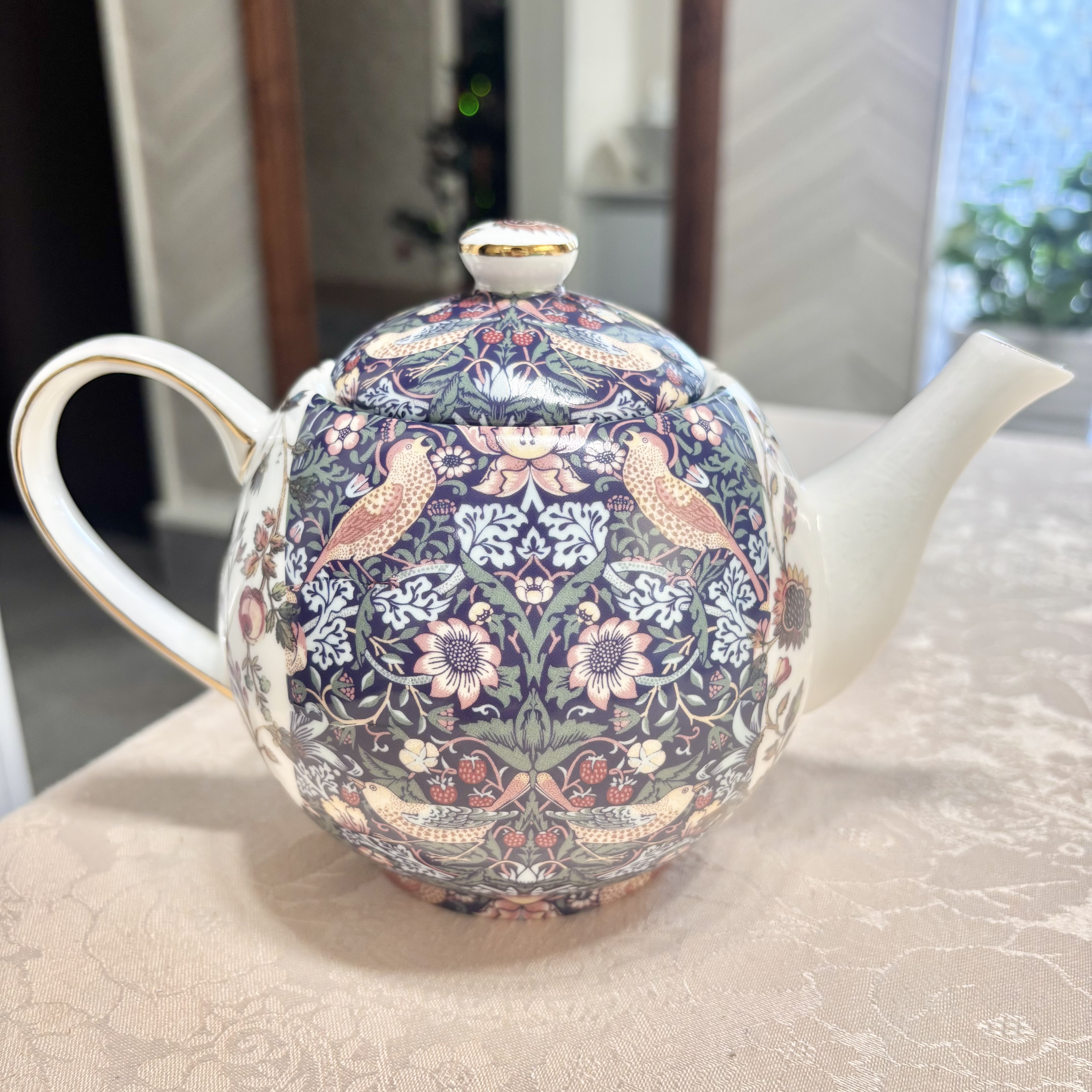 【ウィリアム・モリスの世界】1点ものいちご泥棒ティーポット