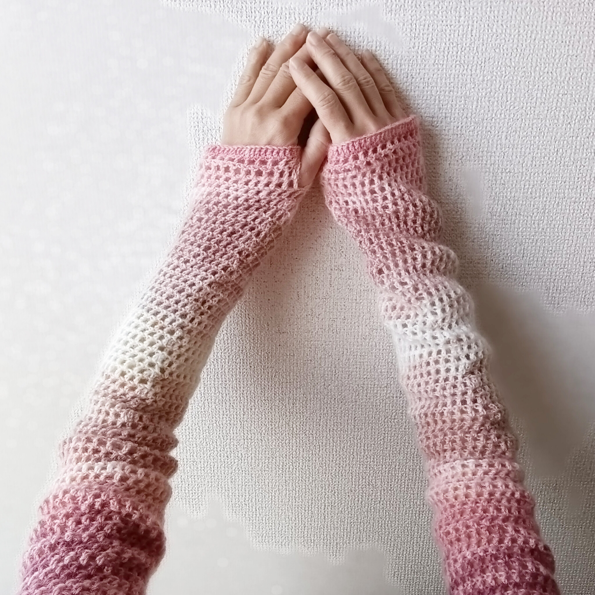 【送料無料】【ロング52cm】ふわっと軽いアームカバーマーブルピンク