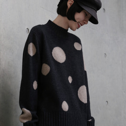 【至高の柔らかさ】ヤクダウン&ウール混紡 ドットニットプルオーバー　セーター　ダークグレー251132-2 7枚目の画像