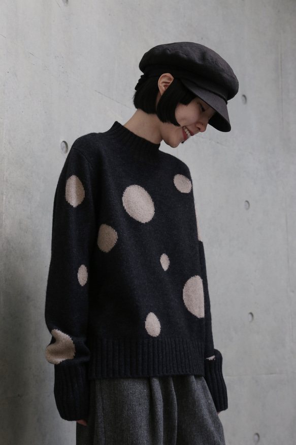 【至高の柔らかさ】ヤクダウン&ウール混紡 ドットニットプルオーバー　セーター　ダークグレー251132-2 7枚目の画像