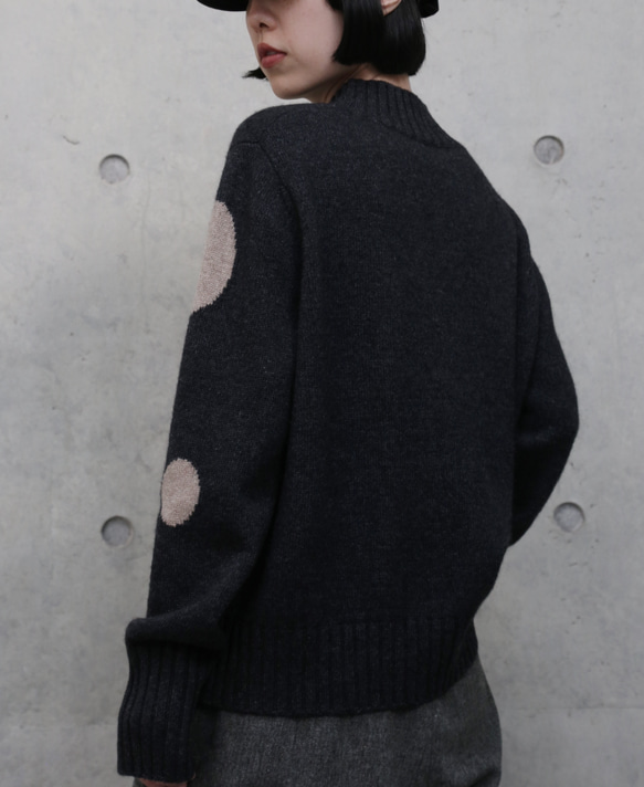 【至高の柔らかさ】ヤクダウン&ウール混紡 ドットニットプルオーバー　セーター　ダークグレー251132-2 12枚目の画像