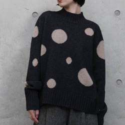 【至高の柔らかさ】ヤクダウン&ウール混紡 ドットニットプルオーバー　セーター　ダークグレー251132-2 2枚目の画像