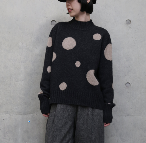 【至高の柔らかさ】ヤクダウン&ウール混紡 ドットニットプルオーバー　セーター　ダークグレー251132-2 1枚目の画像