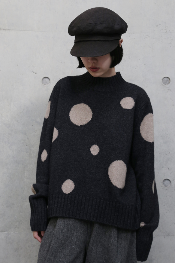 【至高の柔らかさ】ヤクダウン&ウール混紡 ドットニットプルオーバー　セーター　ダークグレー251132-2 5枚目の画像