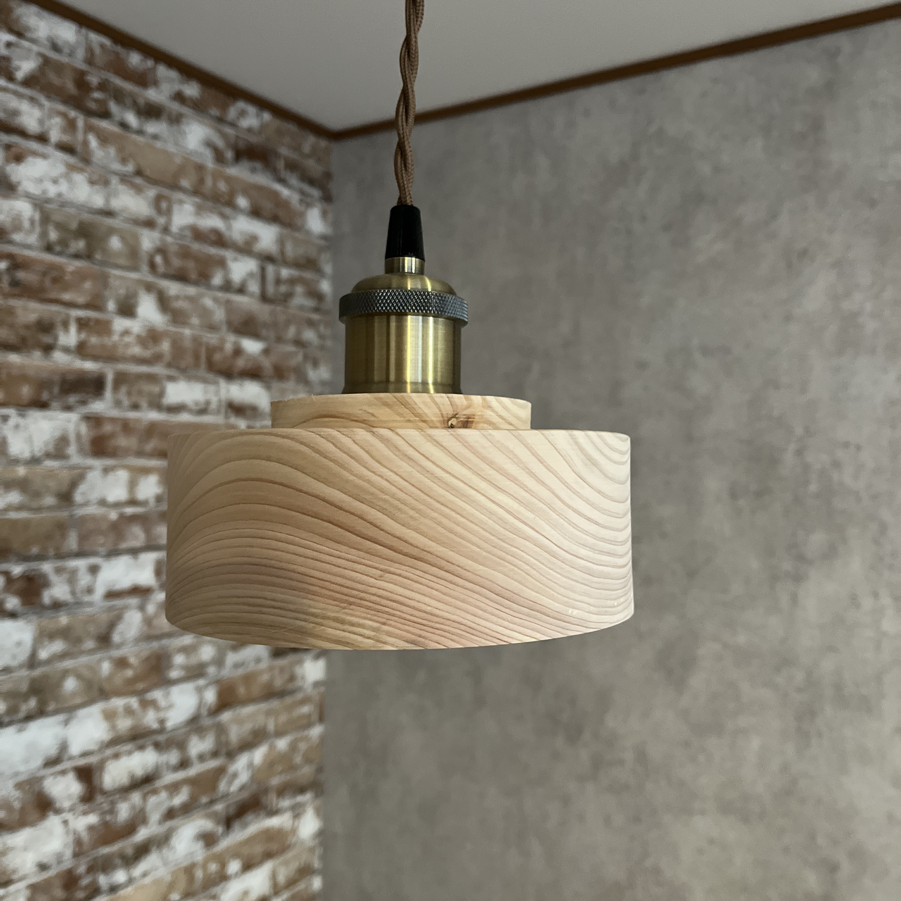 桧のペンダントライト