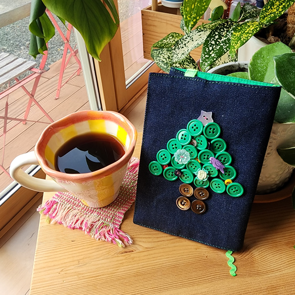 四季牛仔布書籍封面（平裝本尺寸），內含原創短篇小說 第3張的照片