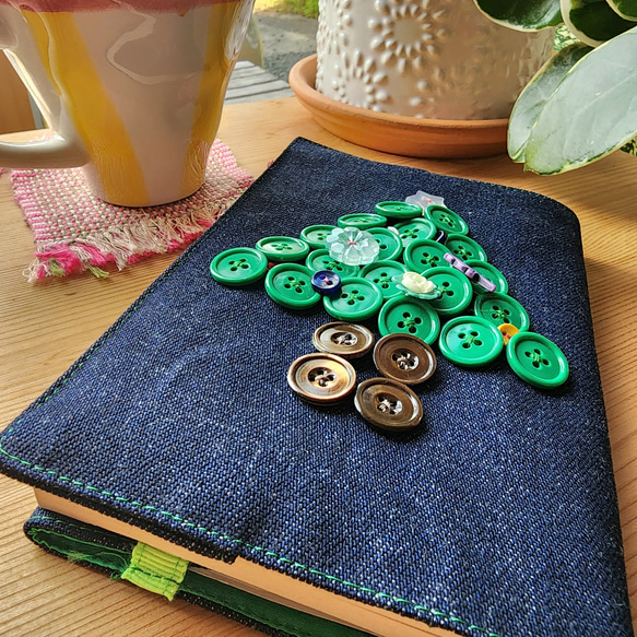 四季牛仔布書籍封面（平裝本尺寸），內含原創短篇小說 第6張的照片