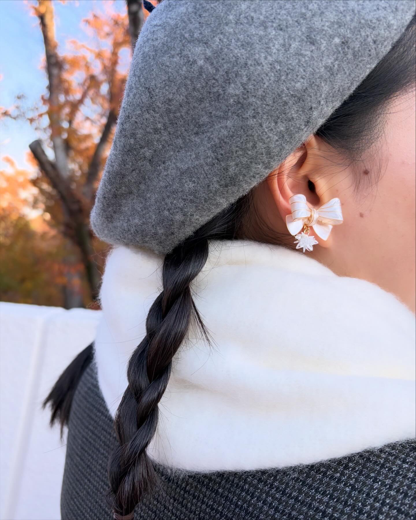 パールホワイトのリボンと雪の結晶