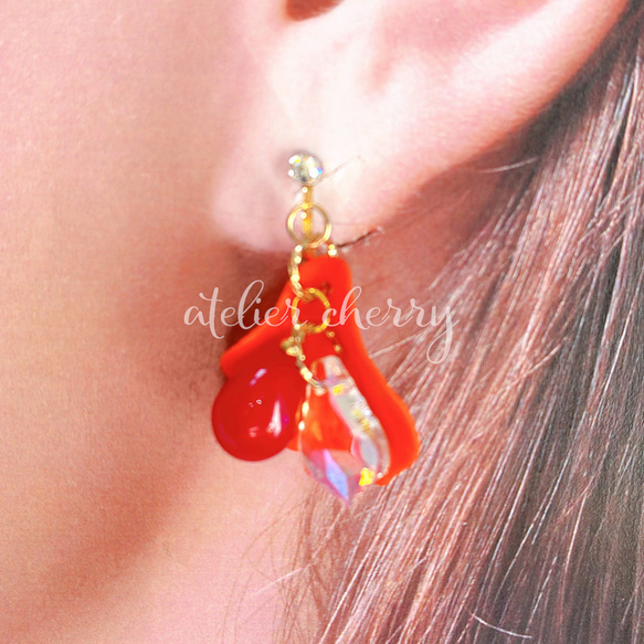 ビタミンカラーが映える花びらイヤリング 1枚目の画像