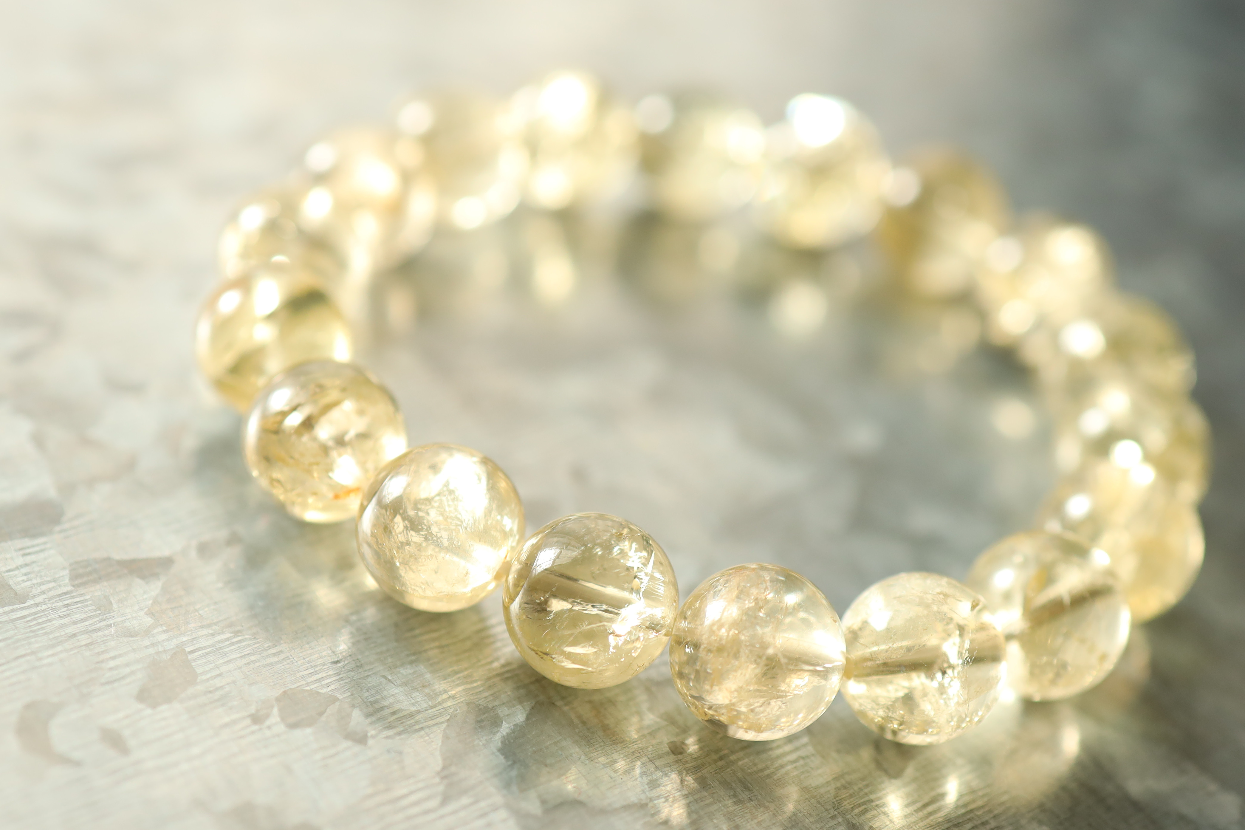 …☆スーパープレミアム☆全ての石に虹を持ちます☆アイリスインレモンクォーツ：約10.5ミリ☆天然石☆… 7,884円