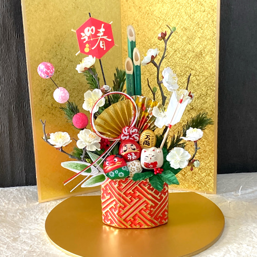 ダルマに獅子舞、招き猫！縁起物で彩る門松仕立てのお正月飾り＂鞘型