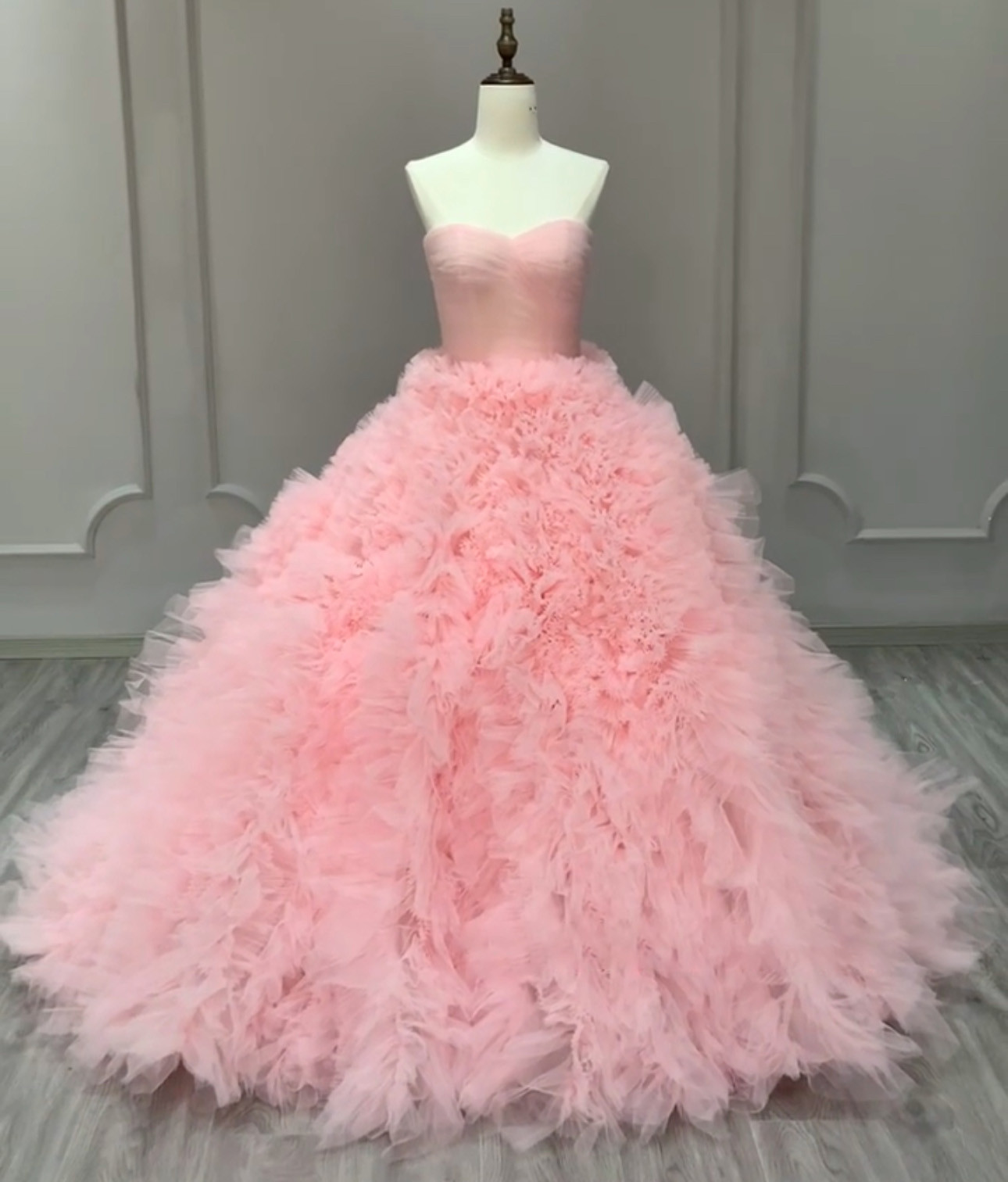 大人気　ピンクソフィア　ローズ色　お色直し　ふわふわチュール　ノースリーブ　可愛いカラードレス二次会前撮り編み上げ披露宴