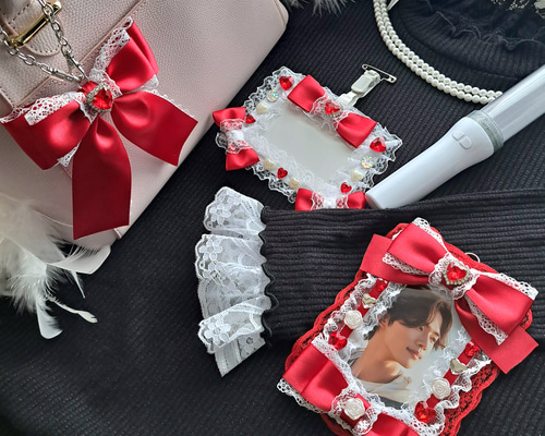 ハンドメイド　キーホルダー　オーダー　ペンライト　トレカケース　アクセサリー 推し活グッズ 3点セット トレカケース ペンライトリボン 名札ケース