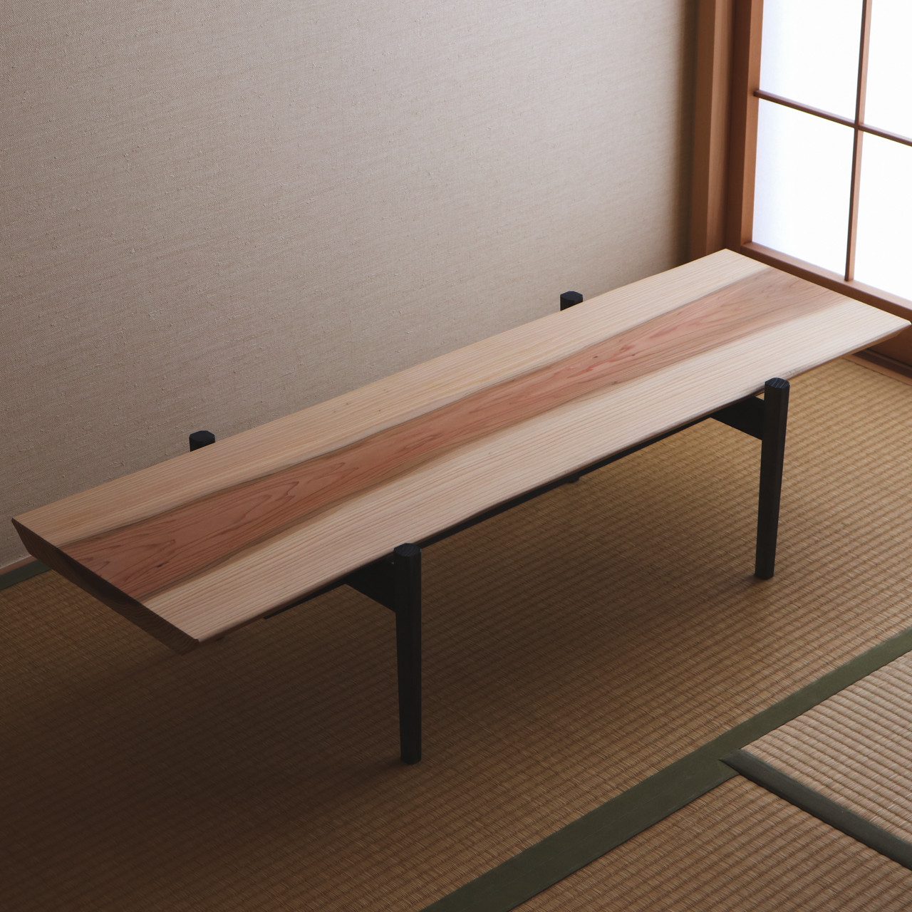 【一点物】杉の黒脚ローテーブル　其の１