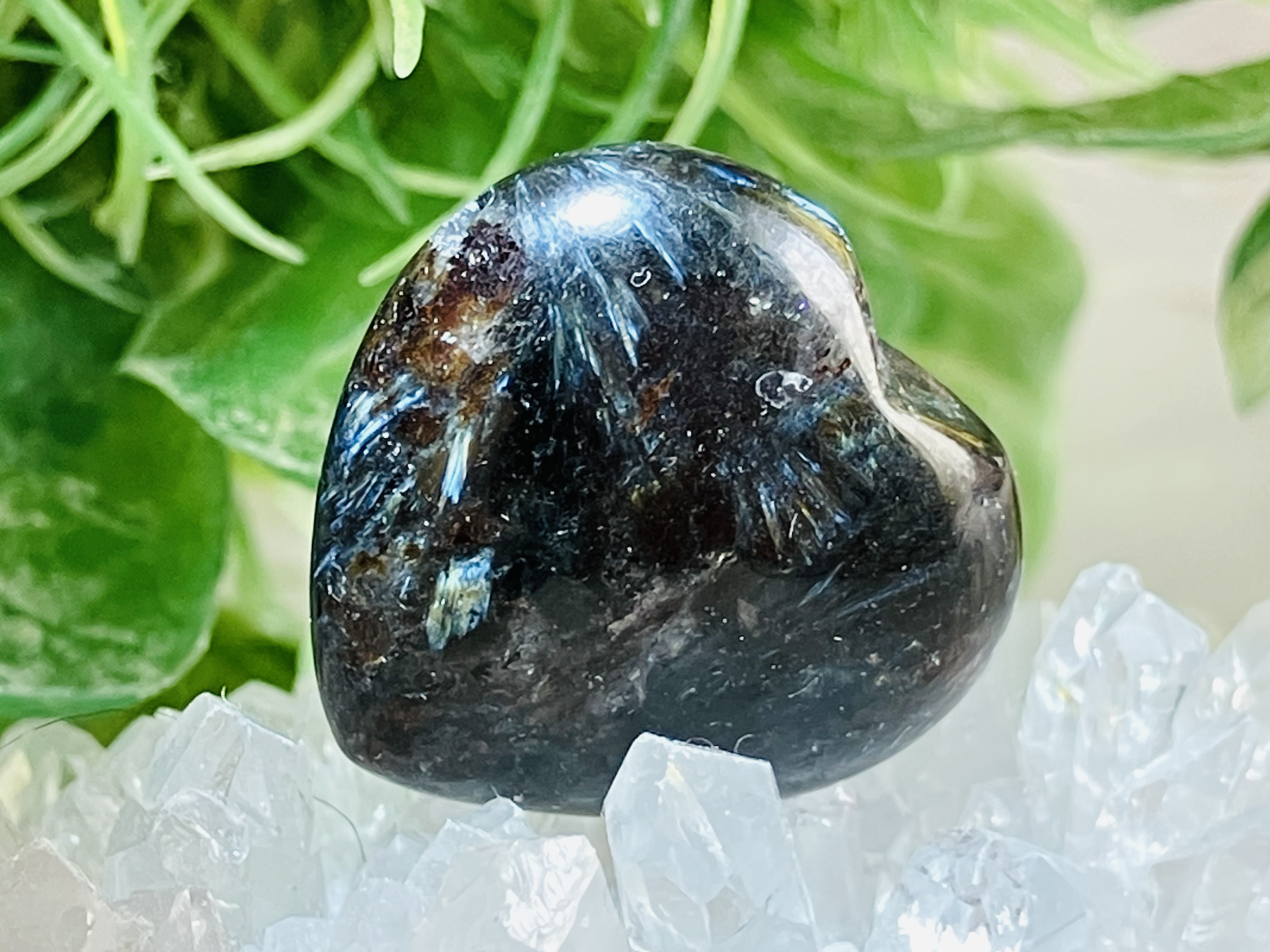 最強の守護石✿　ヌーマイト フェアリークィーン ハート　穴あきパーツ　原石