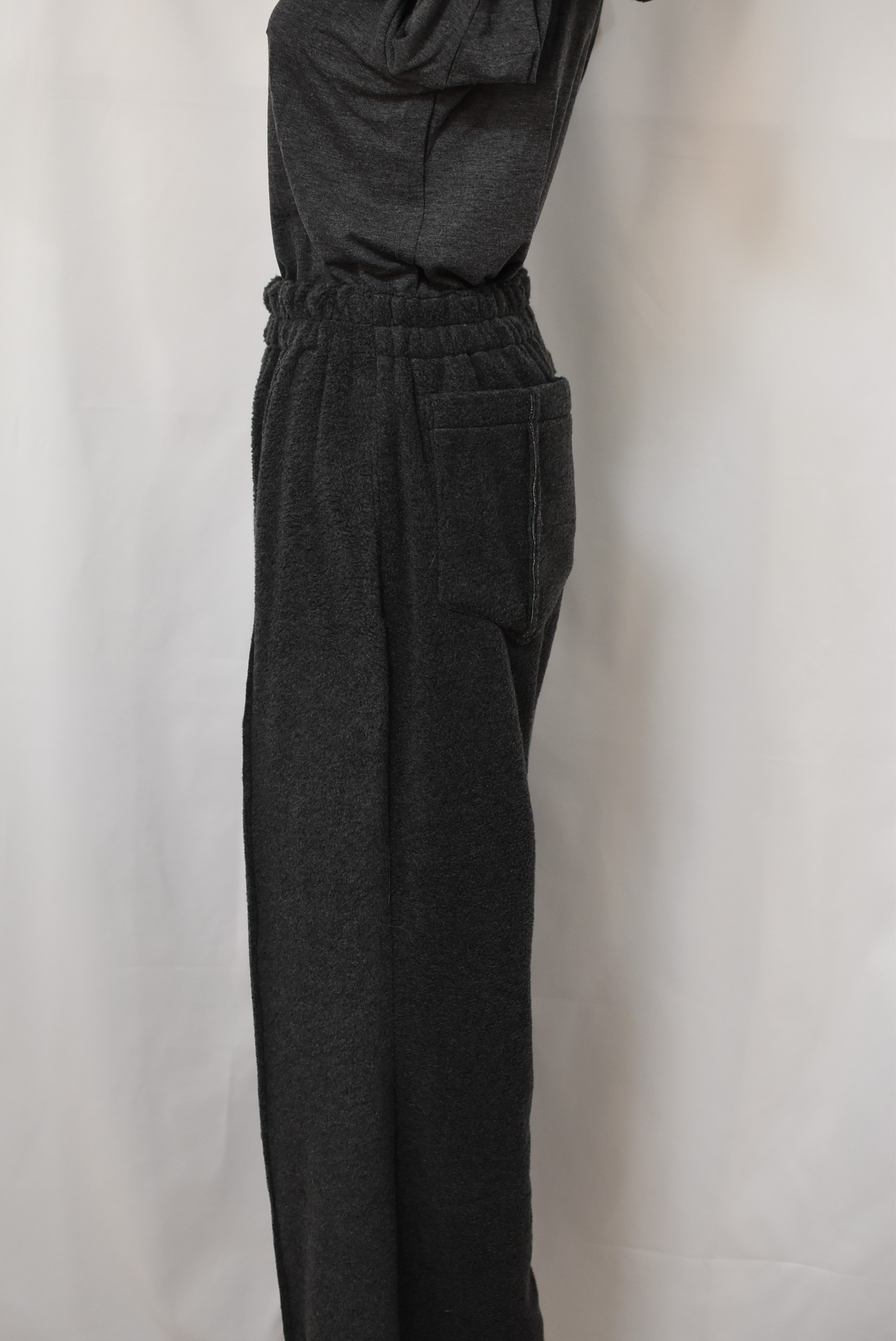 軽くてあったか⛄なめらか✨メルトンフリース ソフトフレアパンツ チャコールグレー