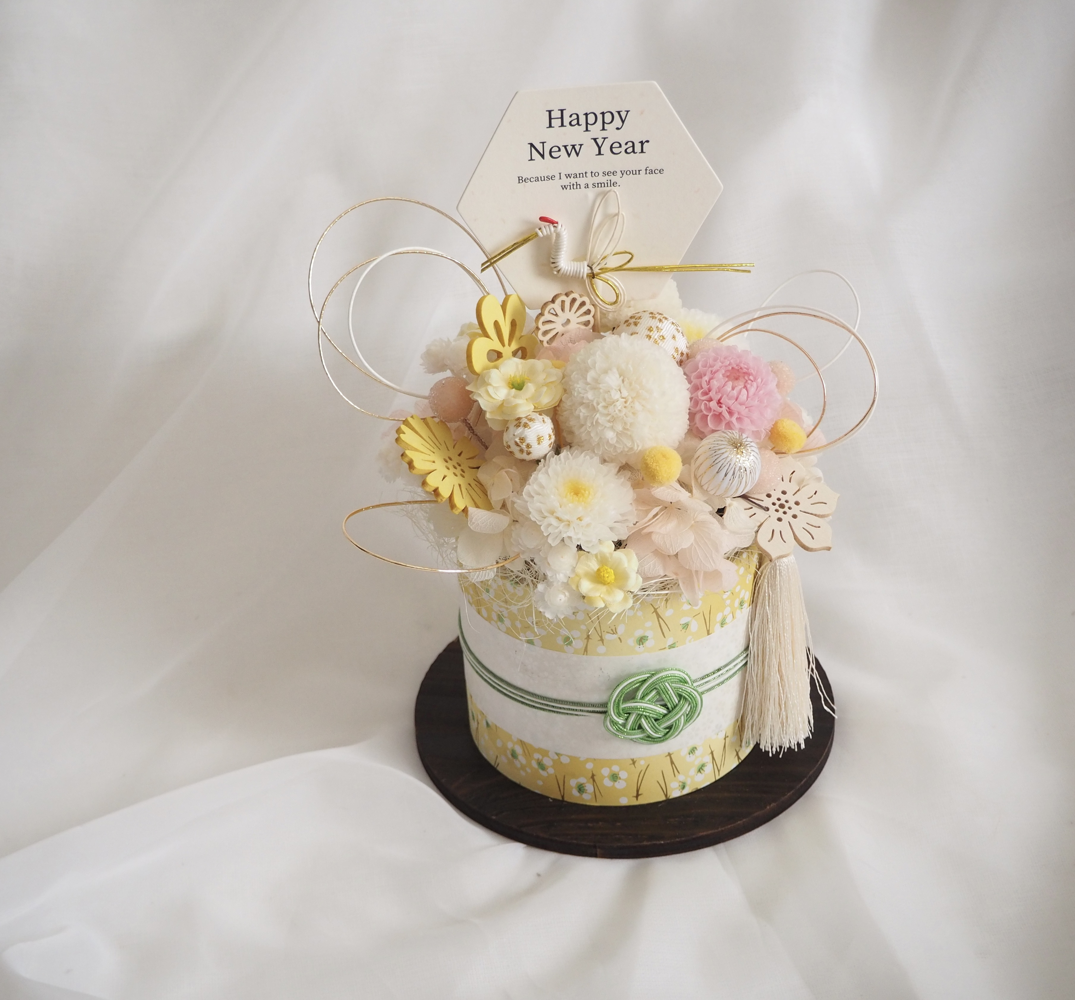 パステルカラーの正月飾り プリザーブドフラワーアレンジメント