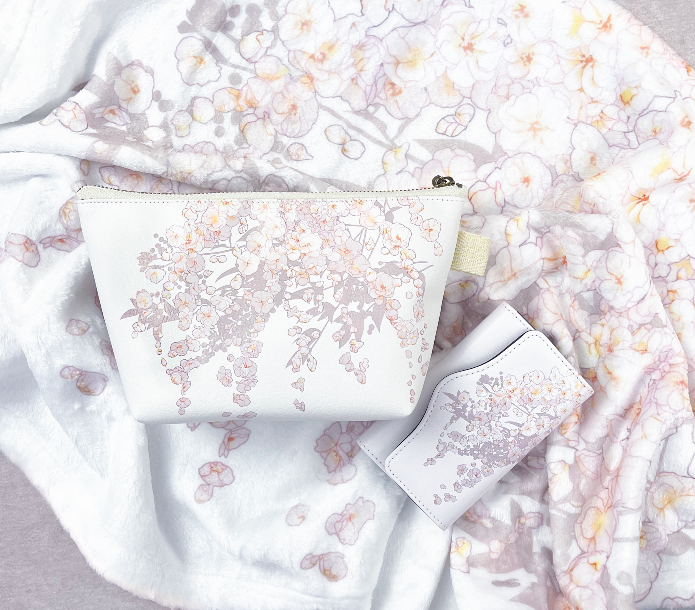 Creema限定新春福袋〈竹〉 - しだれ梅 - やわらかブランケット＆キーケース＆三角ポーチ｜草花で彩る、アート福袋