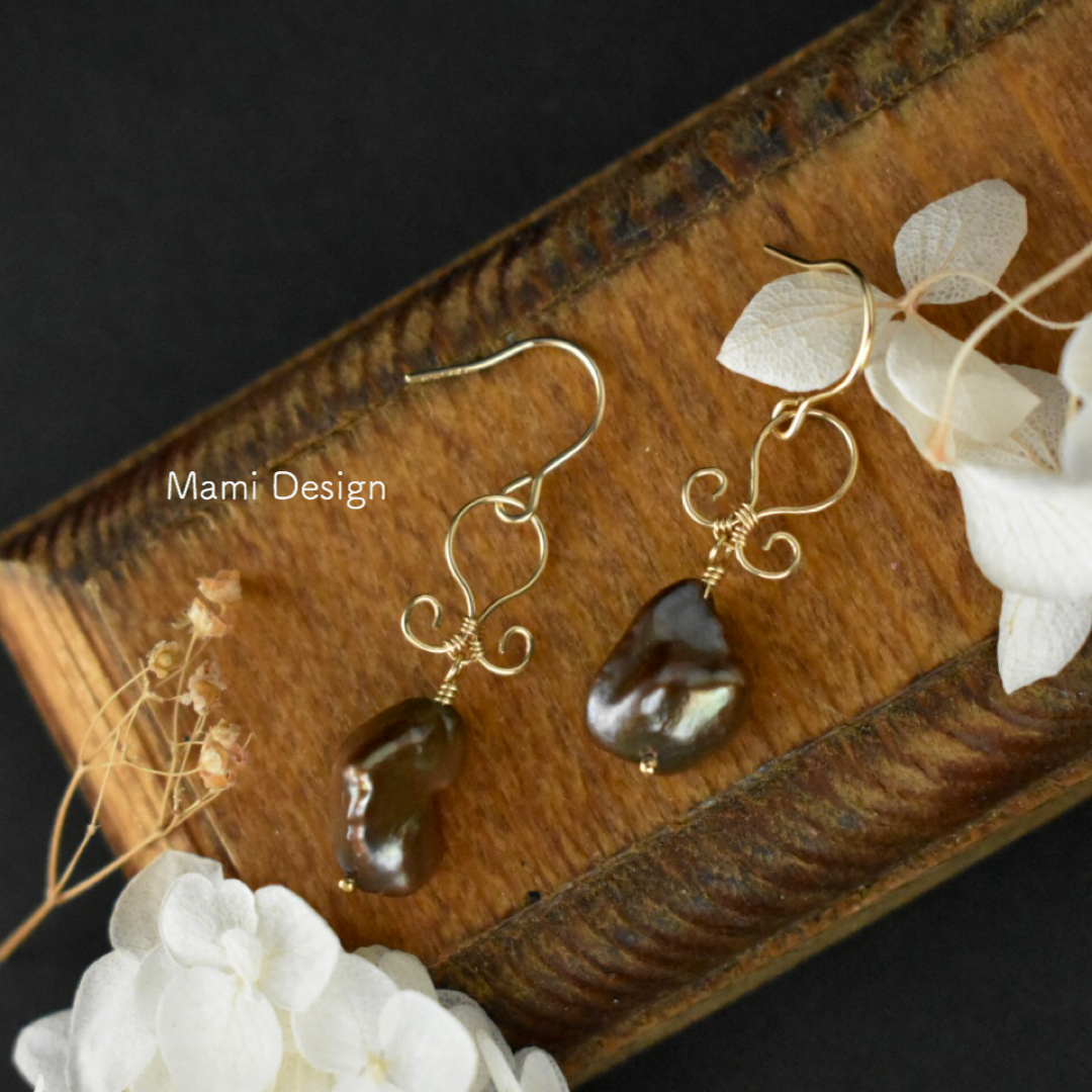 14KGF ケシパールのクラシカルデザインピアス