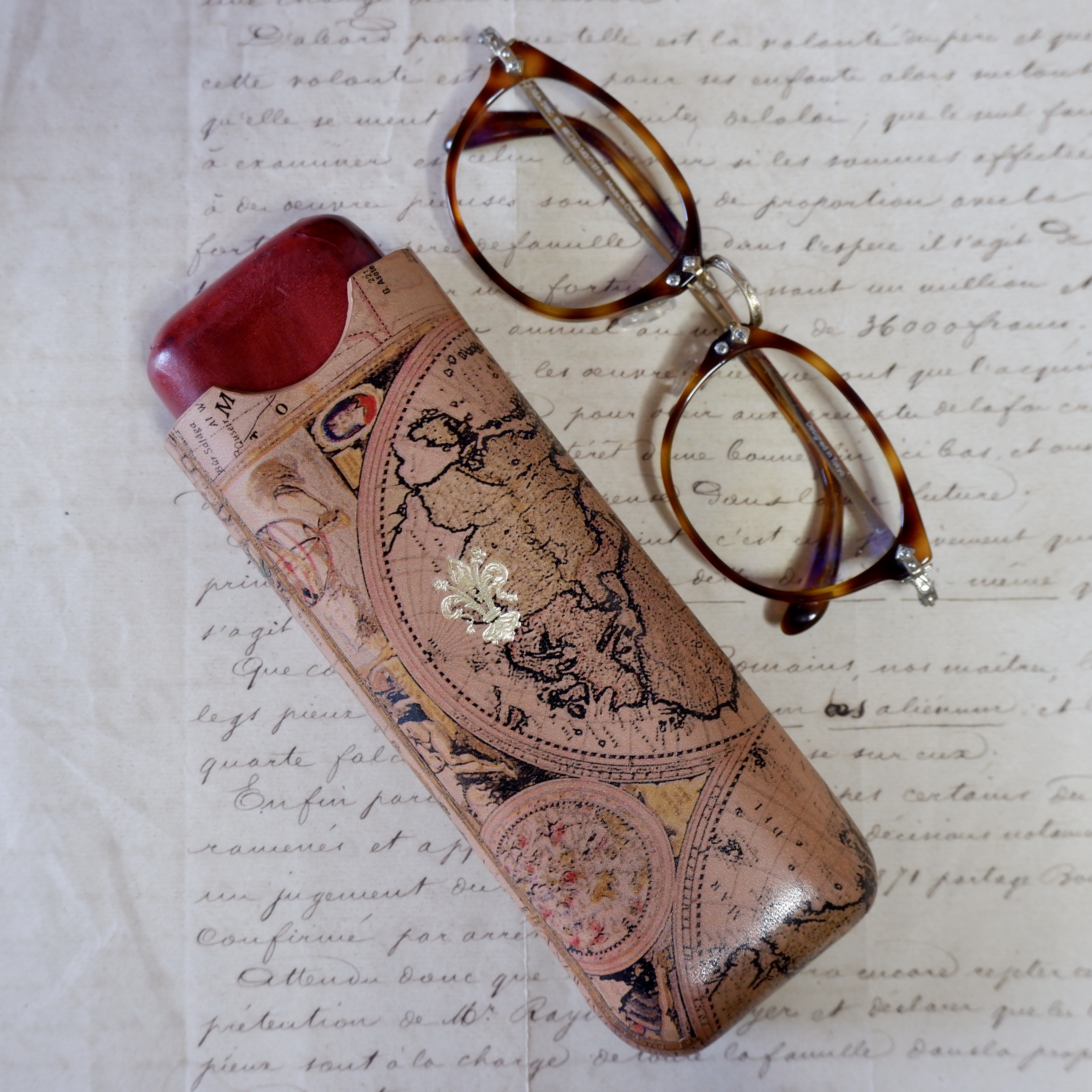 《即納》メガネケース〈SLIM〉/Antique Map/Natural ×WINE