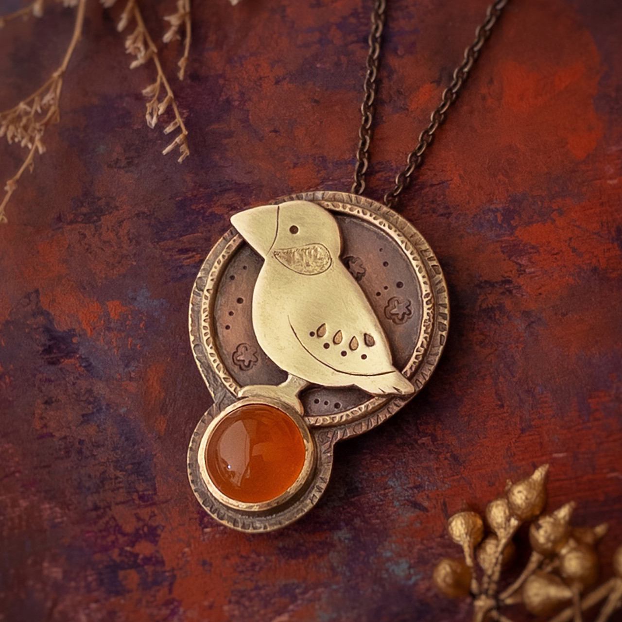 文鳥とカーネリアンのペンダント