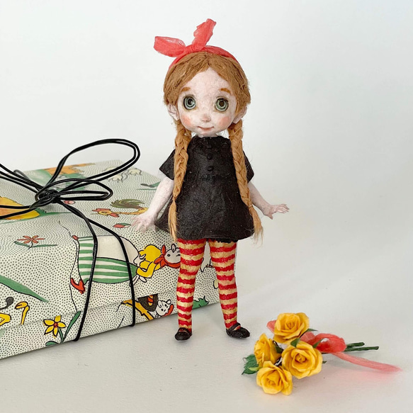 誕生日や記念日に…究極のミニメッセージカード〈和紙のミニチュアドール＆バラのミニ花束セット〉 2枚目の画像