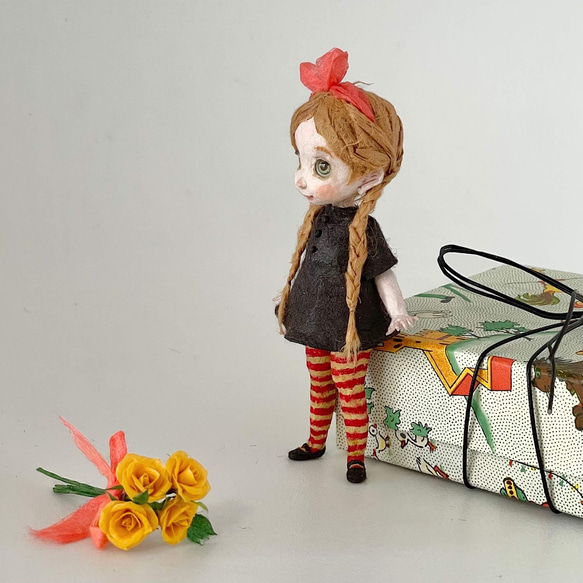 誕生日や記念日に…究極のミニメッセージカード〈和紙のミニチュアドール＆バラのミニ花束セット〉 3枚目の画像