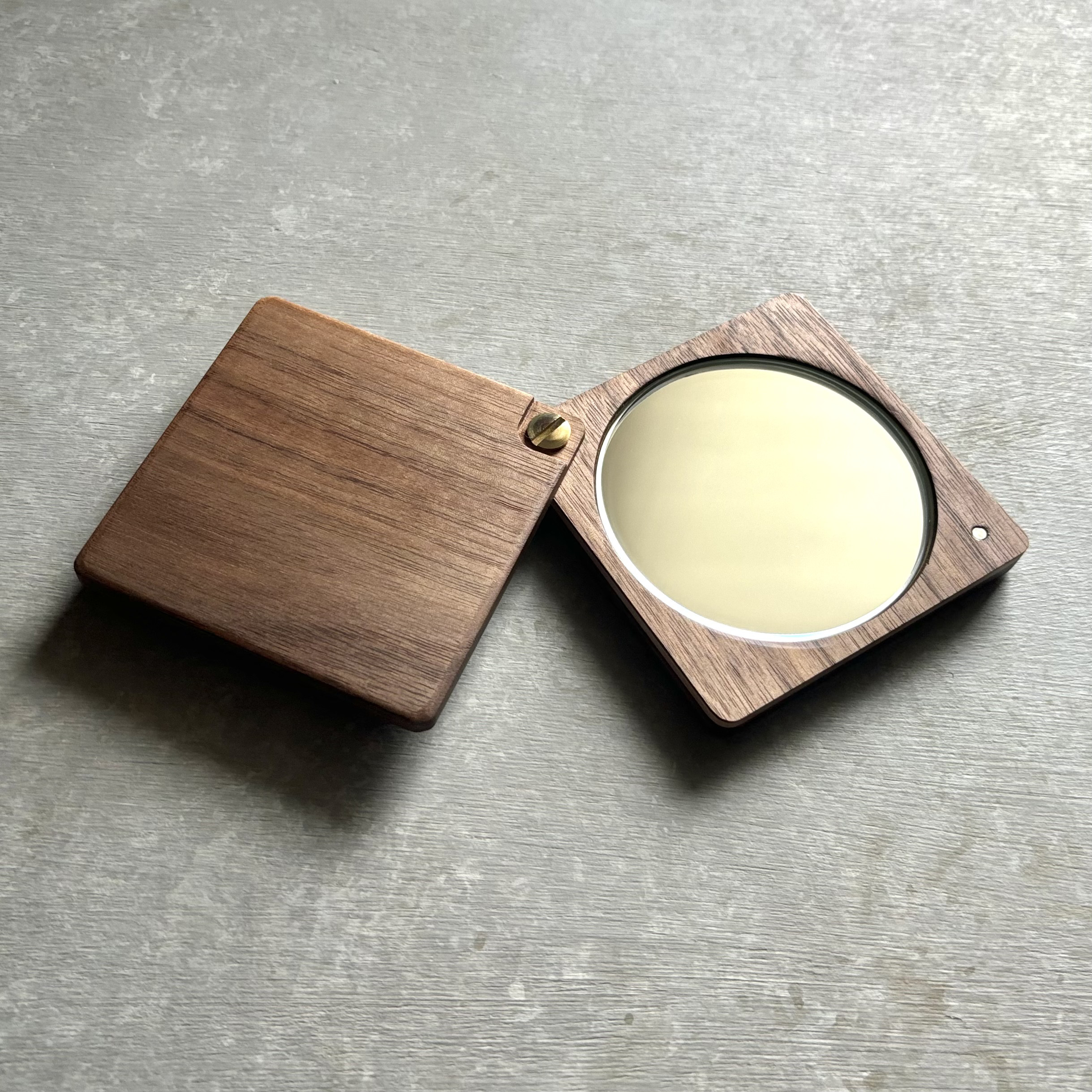 コンパクトミラー ”輝-kagayaki-”【樹種:ウォールナット】<№08-W-10003>