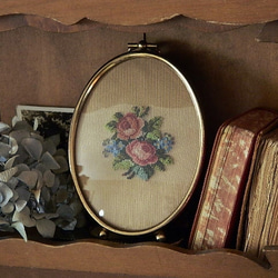 手編みクロシェレースかぎ針編みお花モチーフのヴィンテージテーブル